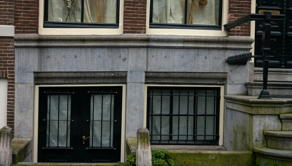 bestaat-huis-uit-twee-woningen Bestaat huis uit twee woningen